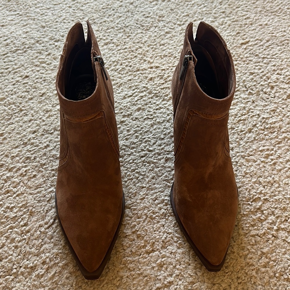 Vince Camuto Brown Seude Bootie size 9